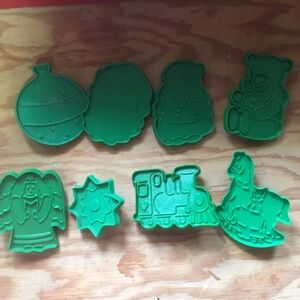 Green vintage Christmas cookie cutters- 8 plastic cookie cutters - great Shape